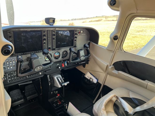 Cessna Flugzeug Cockpit